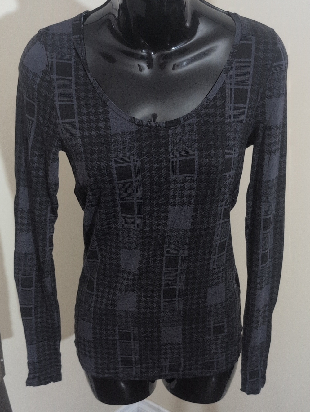 Tezenis | Women's Black and Charcoal Plaid Long Sleeve Top